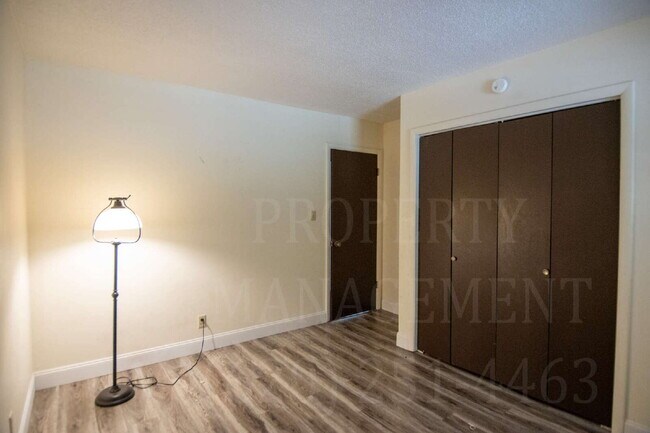Building Photo - 2 Bedroom 1 Bath Coffeyville Apartment.
