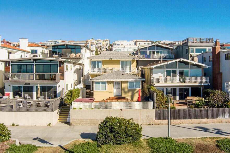 Building Photo - 4209 Ocean Dr