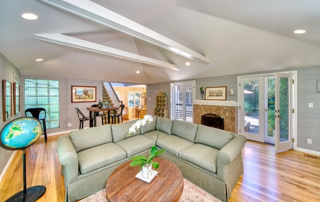 Building Photo - Woodside Classic 3 Bedroom on Beautiful Park Like Yard