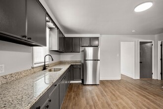 Building Photo - Stunning 3 bedroom home in Brookline available July 1!