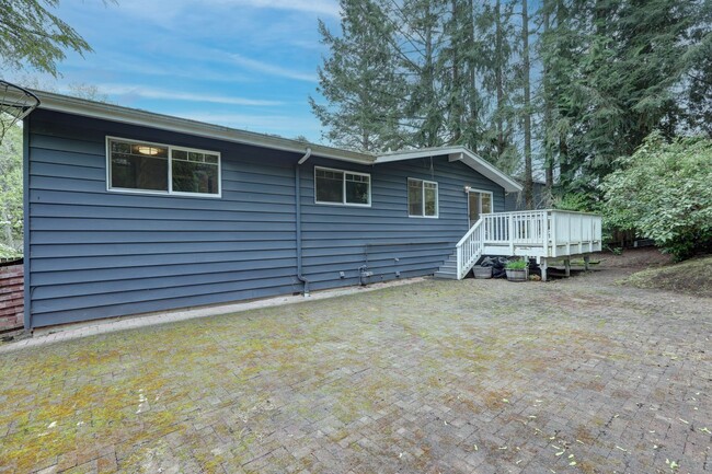 Building Photo - Beautiful 4bd, 2.5ba Home by Marymoor Park...