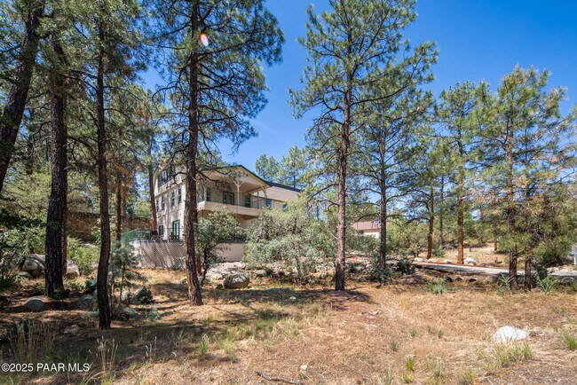 Building Photo - 847 Clubhouse Dr
