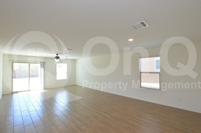 Building Photo - 7951 N Scholes Ave