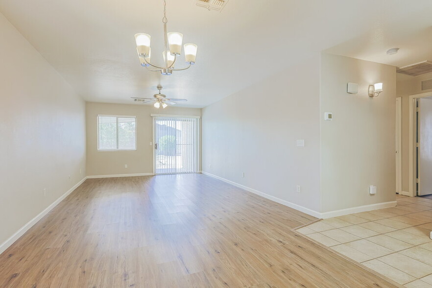 Building Photo - 1055 E Denim Trail