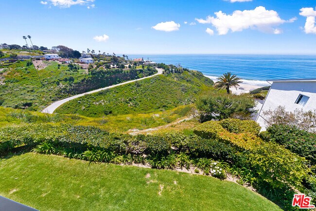 Building Photo - 6817 Seawatch Ln