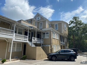 Building Photo - 1 Bedroom 1 Bath Furnished Condo in Harles...