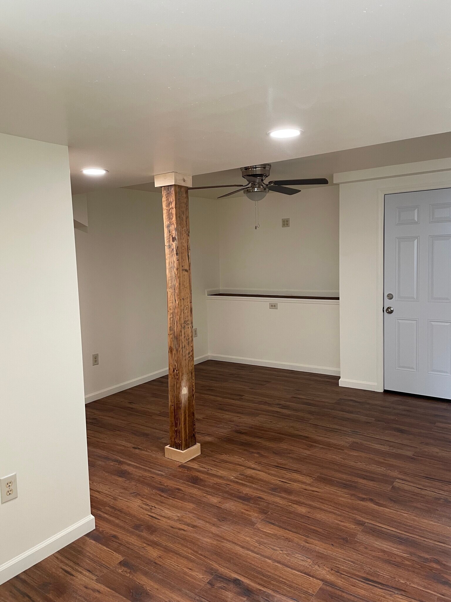 Building Photo - 223 Main St