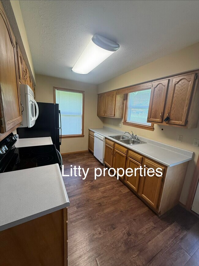 Building Photo - 1505 Stonebrook Ct