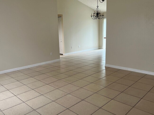 Building Photo - Marion Oaks