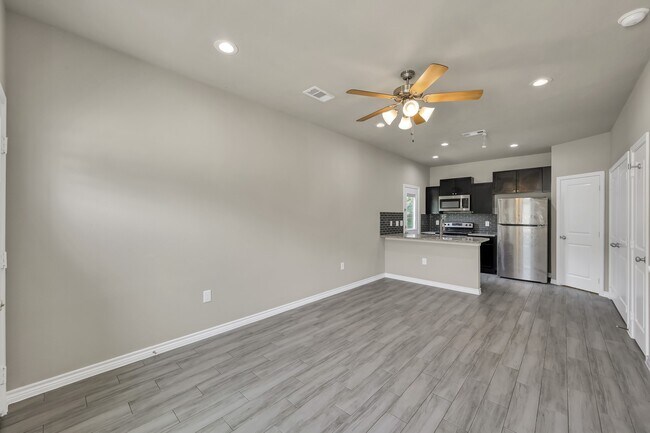 Building Photo - 11756 White Cedar St