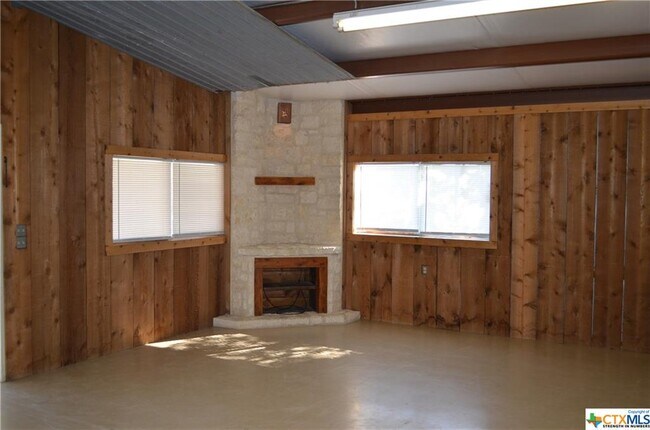 Building Photo - 205 FM 2722