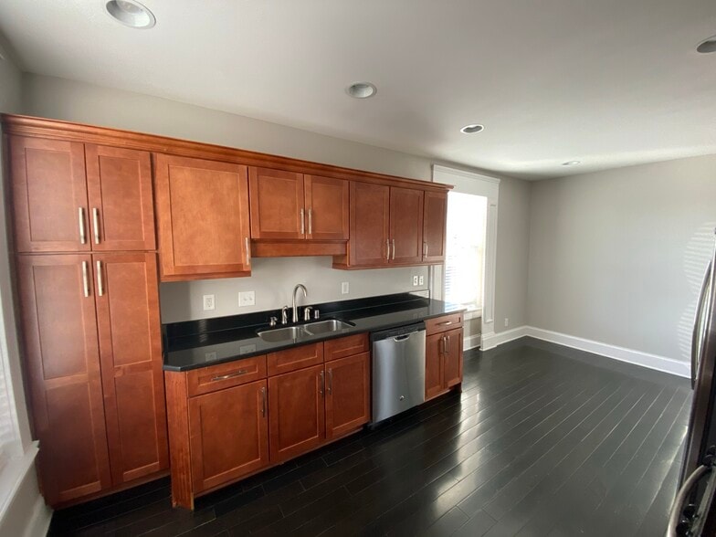 Building Photo - 1231 Bardstown Rd