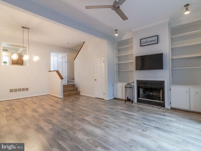 Primary Photo - 28 Henlopen Gardens