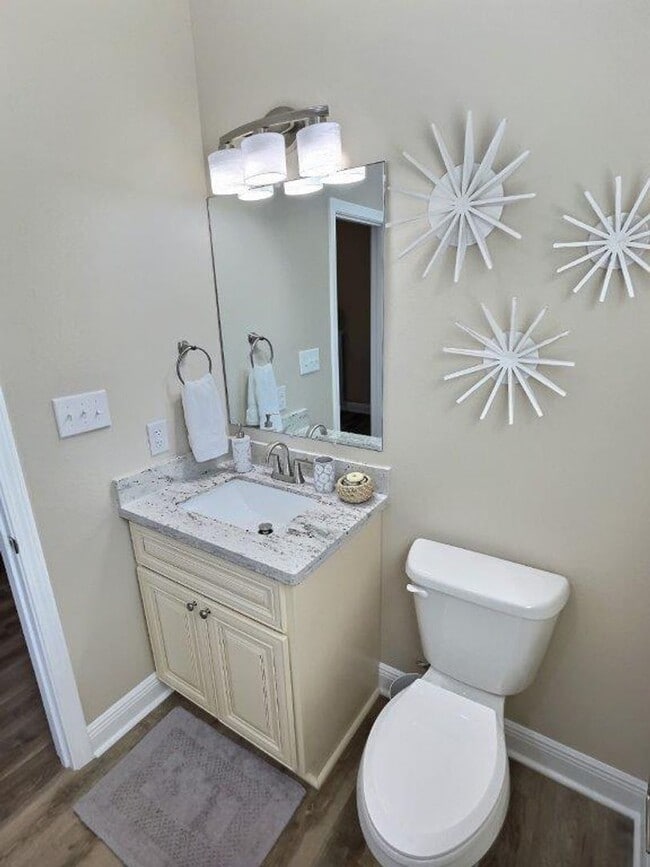 Building Photo - Fully furnished 2-bedroom house on the bayou!