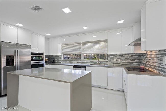 Building Photo - 13880 Lazy Ln