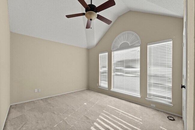 Building Photo - 1226 Rivercrest Dr