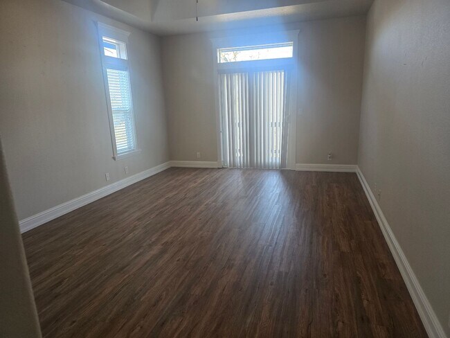 Building Photo - 3 bed 2 bath Home for Rent in Grants Pass