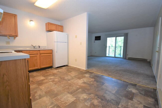 Building Photo - Spectacular views of the Bridgers!  Cute 2 bedroom 1.5 bath apartment
