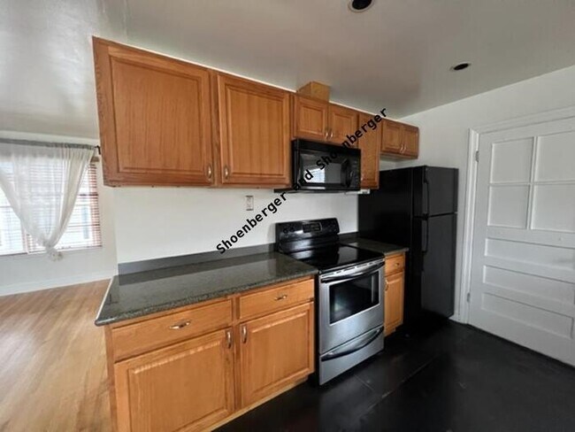 Building Photo - 343 Stewart Street