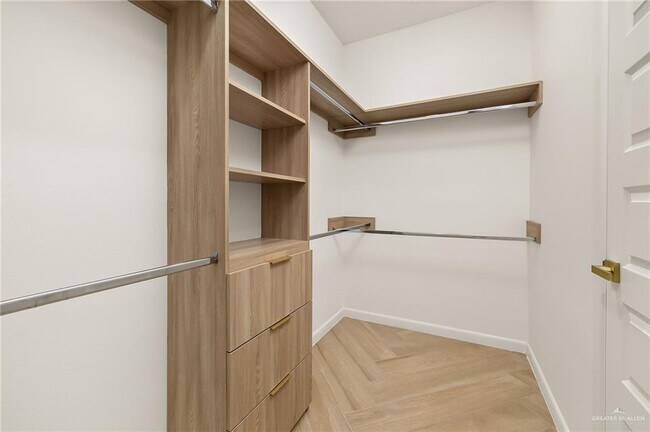 Building Photo - 12 N Revolution St