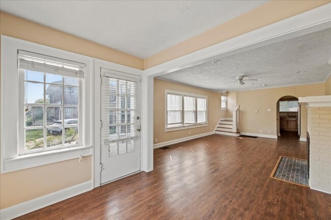 Building Photo - 527-527 E 52nd St