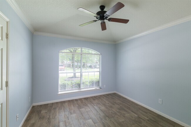 Building Photo - 25315 Sierra Woods Ln