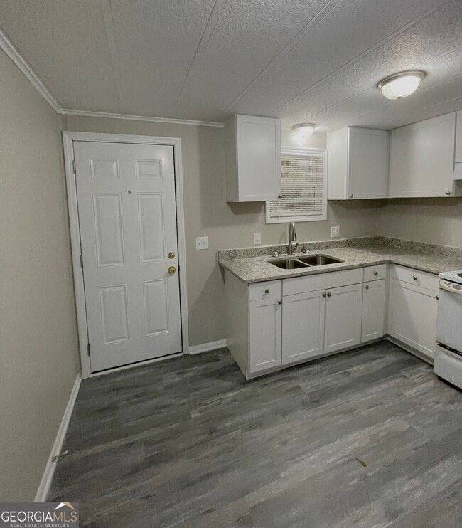 Building Photo - 60 Gees Ln