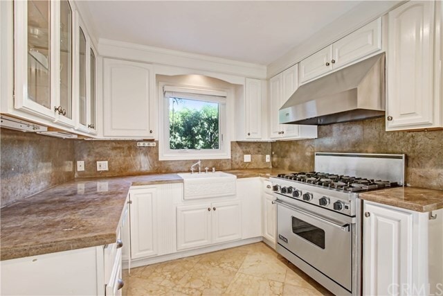 Building Photo - 1440 Sunset Plaza Dr