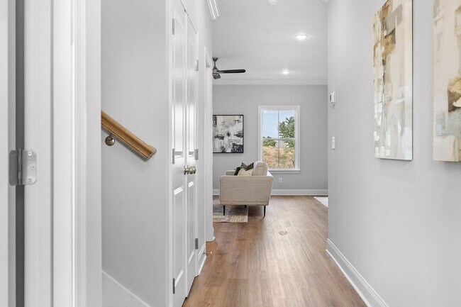 Building Photo - NEW 2 Bedroom Townhome in Cleveland!