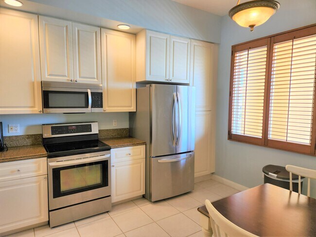 Building Photo - 9 Harbour Isle Dr E