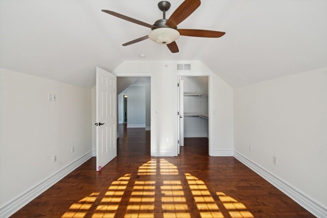 Building Photo - 934 W Huron St