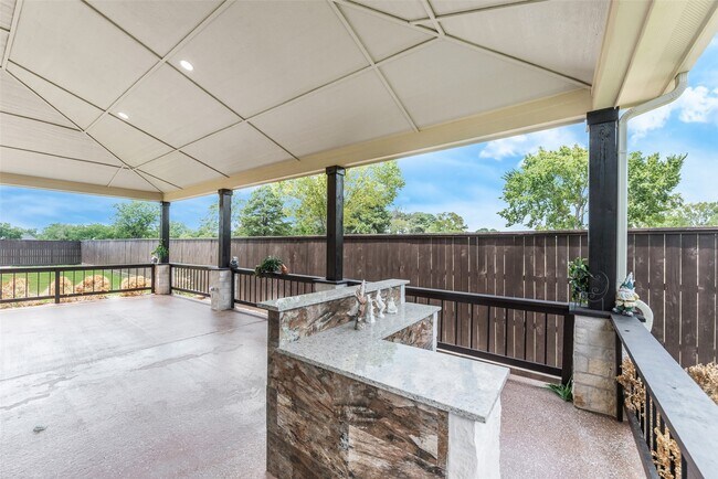 Building Photo - 30062 N Fulshear Dr