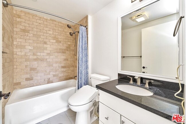 Building Photo - 871 Crenshaw Blvd