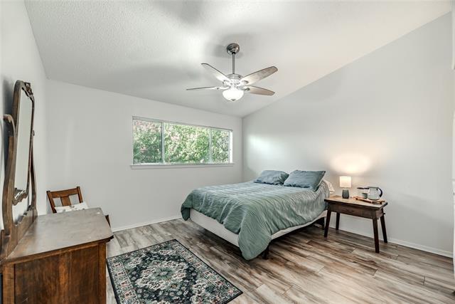 Building Photo - 1902 Shorewood Dr