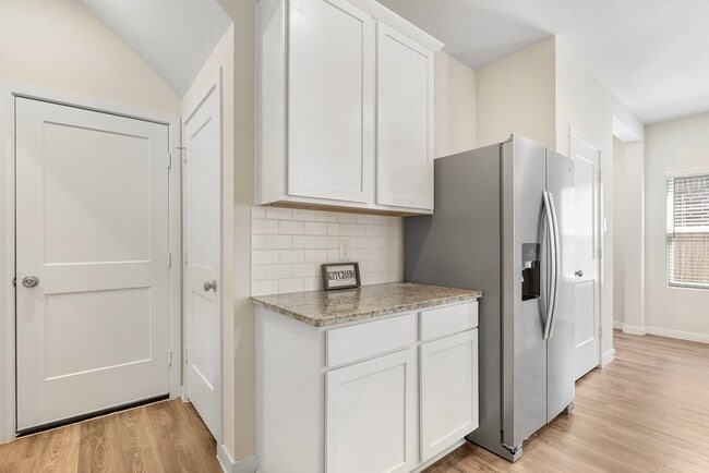 Building Photo - 5811 Blue Grama Dr