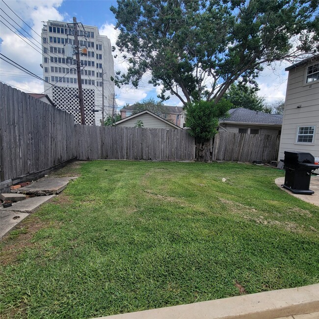 Building Photo - 2408 Huldy St