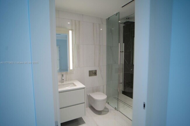 Building Photo - 300 Biscayne Blvd Way