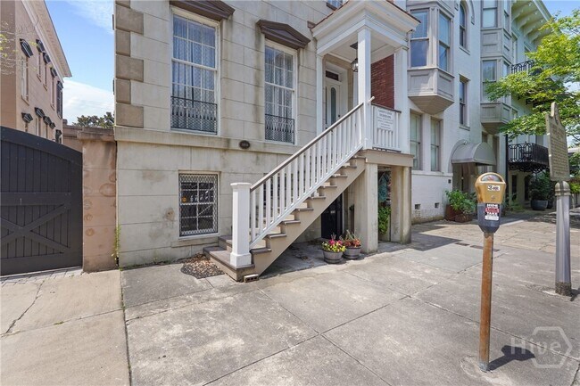 Building Photo - 207 E Charlton St