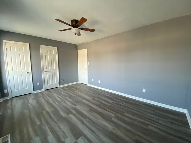 Building Photo - 401 Advocate Ct