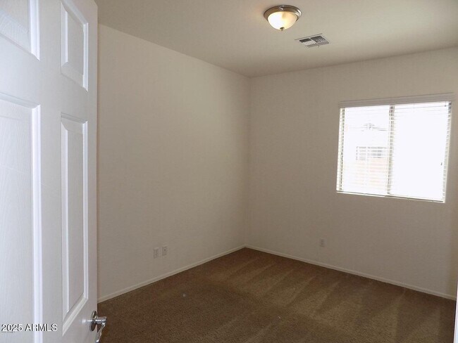 Building Photo - 45449 Alamendras St
