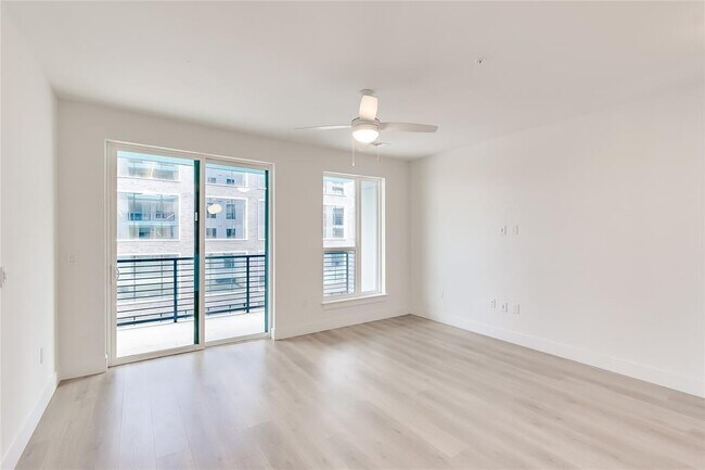 Building Photo - 1701 Simond Ave Ave