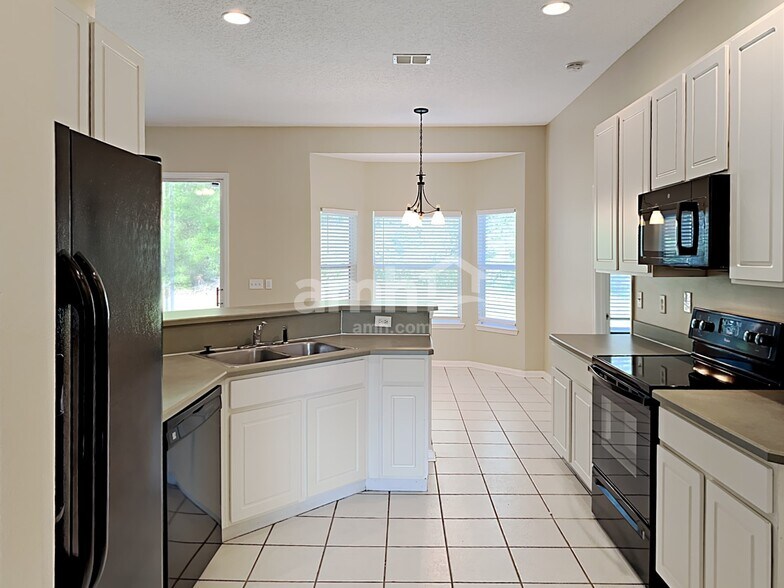 Building Photo - 1621 Merroway Ln