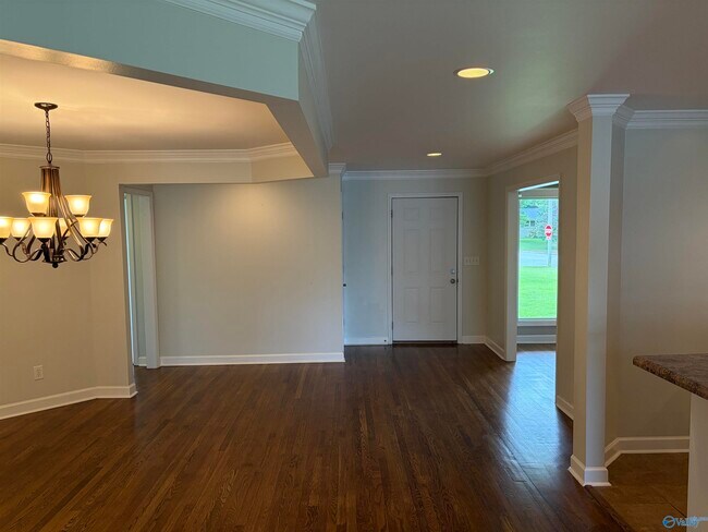 Building Photo - 304 Bellingrath Dr SW