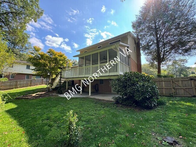 Building Photo - 5406 Gainsborough Dr