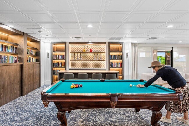 Building Photo - 5188 Oakhill Ln