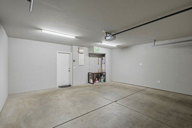 Building Photo - 826 E Millenium Ct