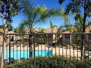 Building Photo - 425 S Meadowbrook Dr