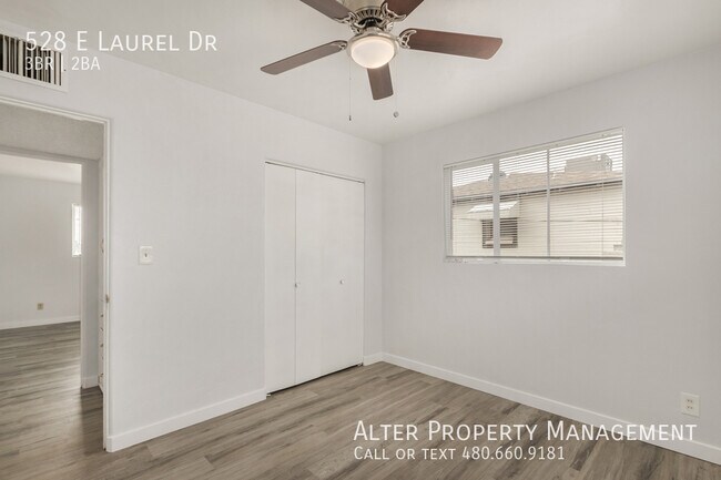 Building Photo - 528 E Laurel Dr