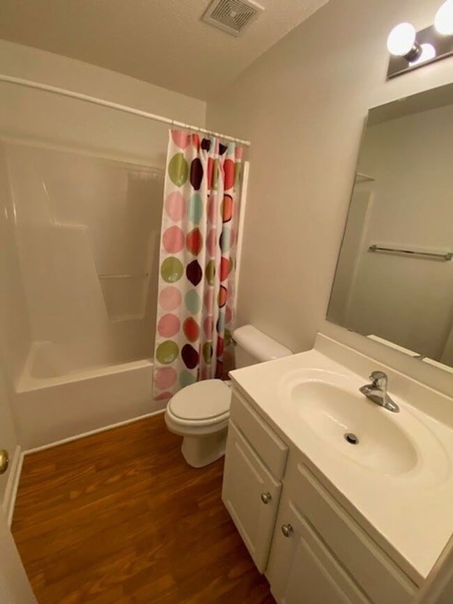 Building Photo - Charming 2 bed 2 bath home in Whitney Pines