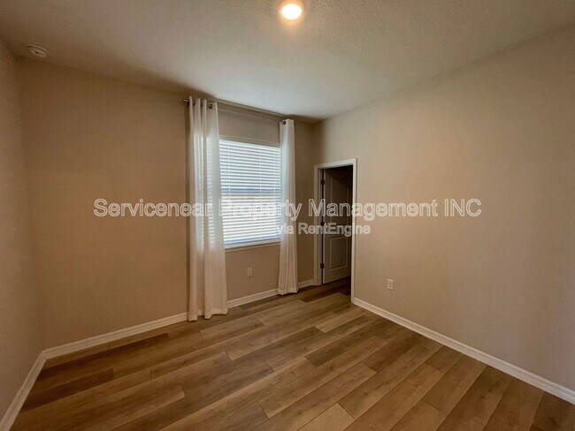 Building Photo - 7844 Stonebrook Cir